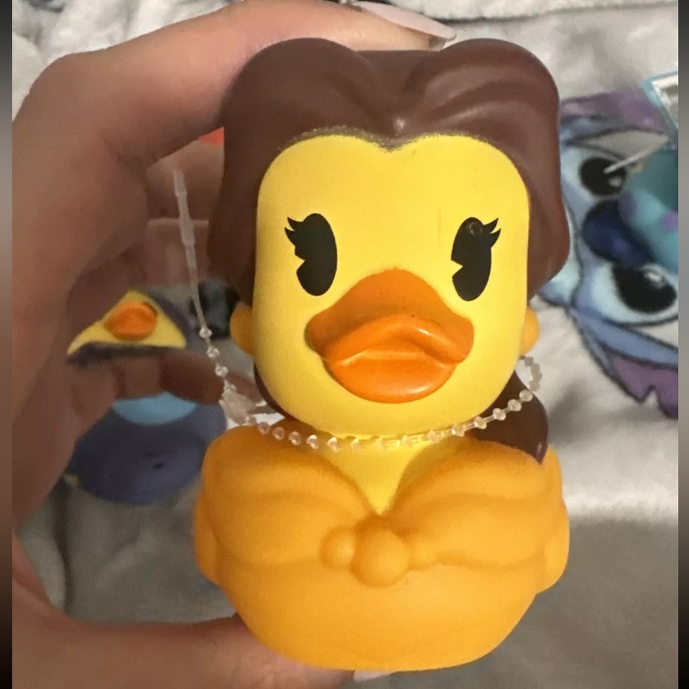 Disney Duck Belle